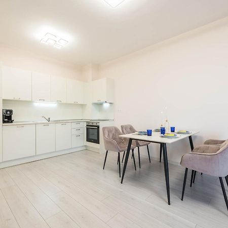 Luxurious And Panoramic Apartments At The Beach In La Mer Complex Golden Sands Exterior photo