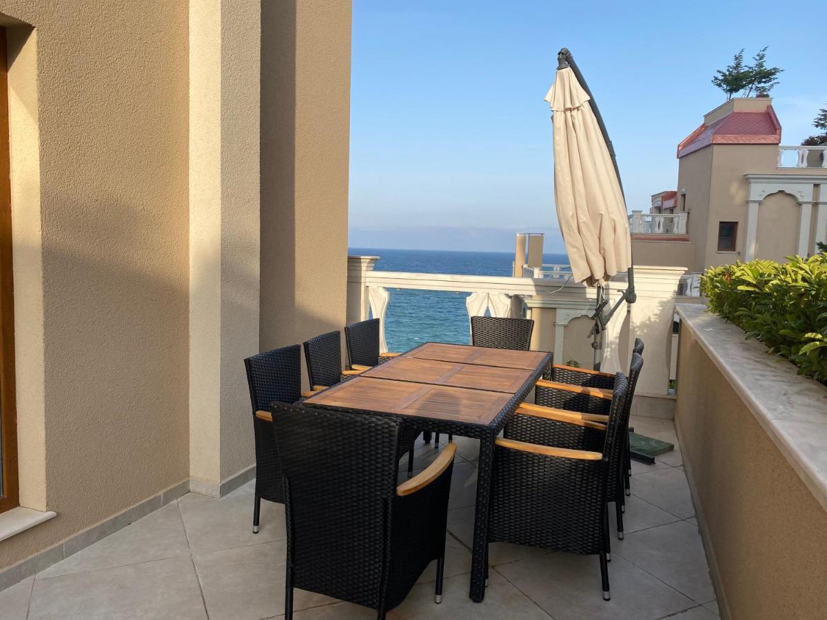 Luxurious And Panoramic Apartments At The Beach In La Mer Complex Golden Sands Exterior photo
