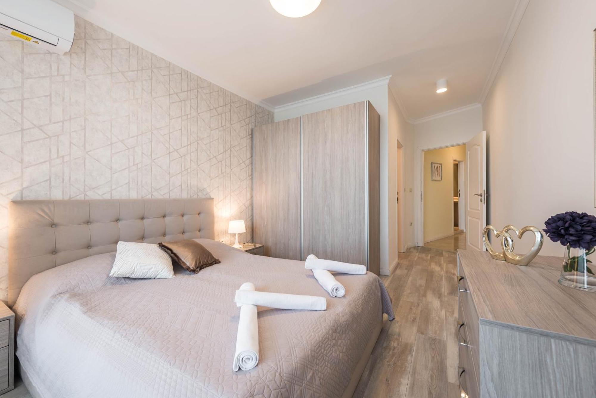 Luxurious And Panoramic Apartments At The Beach In La Mer Complex Golden Sands Exterior photo