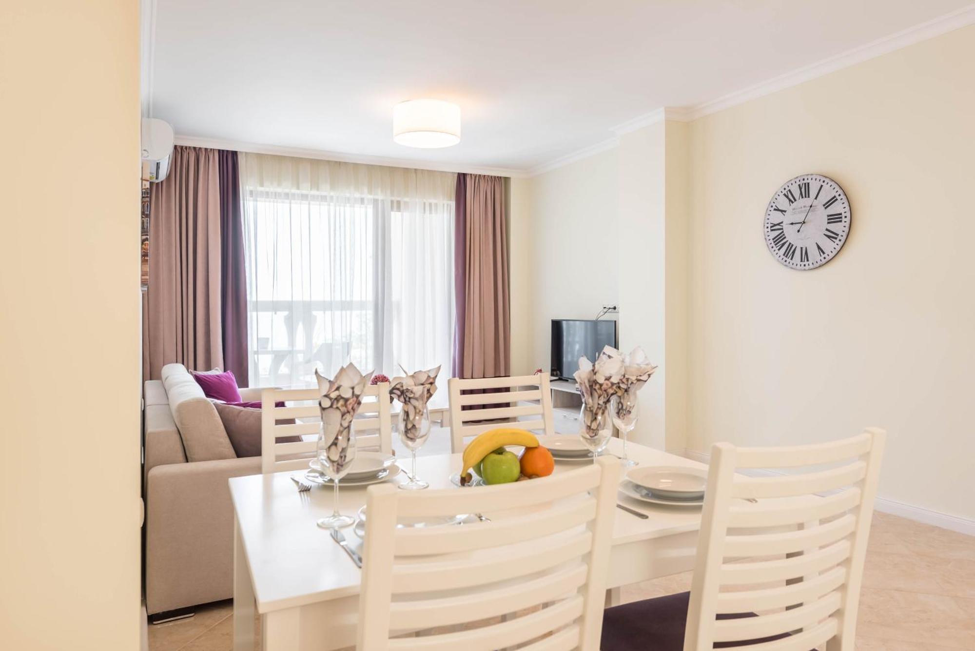 Luxurious And Panoramic Apartments At The Beach In La Mer Complex Golden Sands Exterior photo